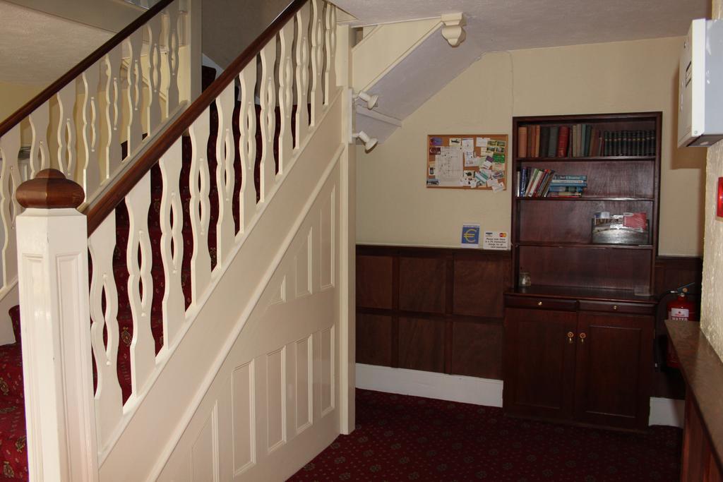 The Manor House Crawley (West Sussex) Exterior foto