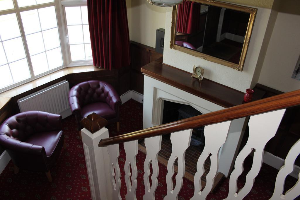The Manor House Crawley (West Sussex) Exterior foto